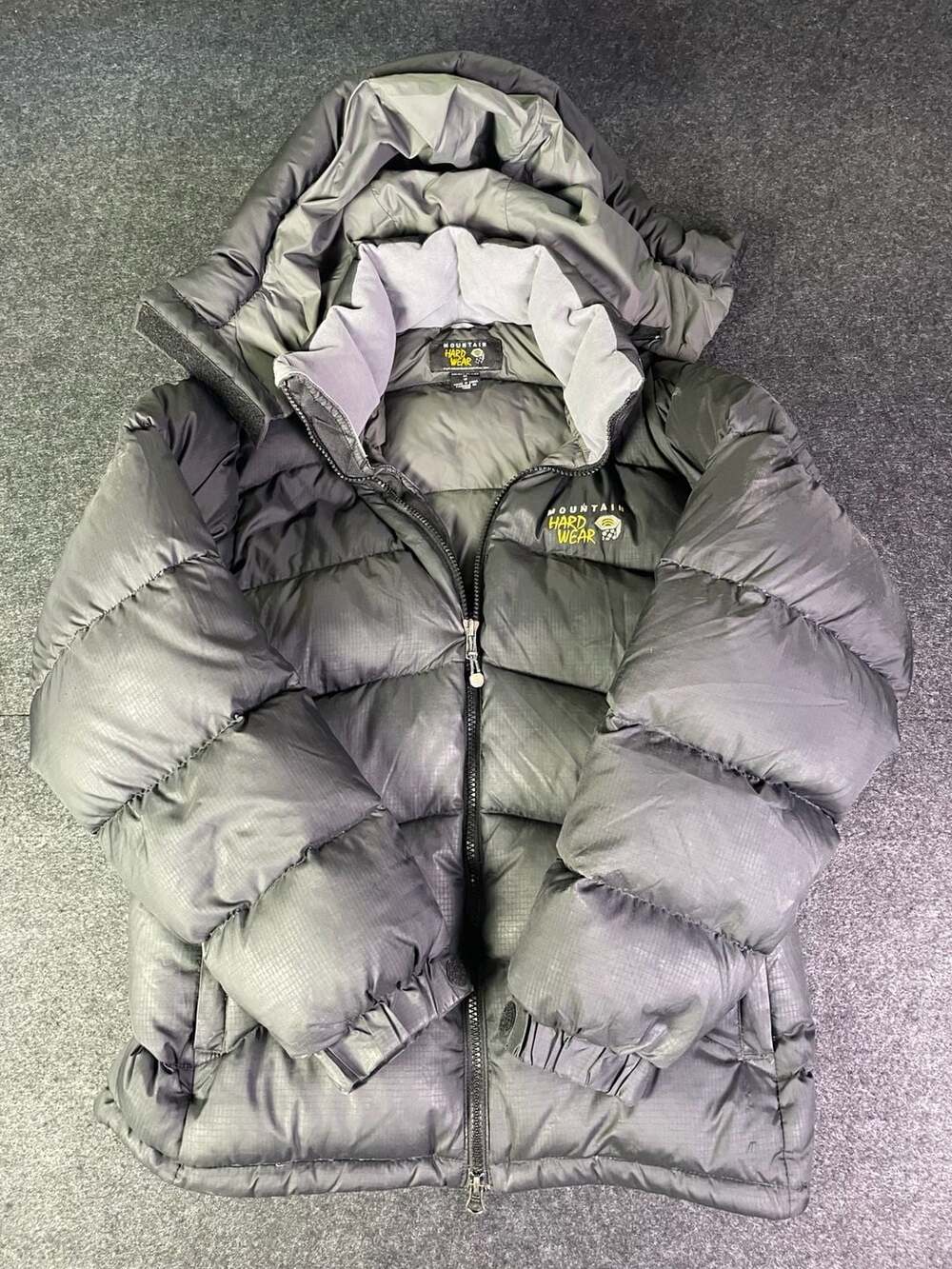 Mountain Hardwear Puffer Jacket Size XS Black Down Hooded